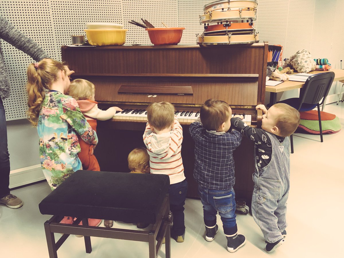 Beeldende kunst &amp; muziek: met de paplepel erin! Wekelijks muziekplezier in het <a href="/Energiehuis/">Energiehuis</a> <a href="/ToBe_cc/">ToBecultuurcentrum</a> #muziekopschoot #dordrecht