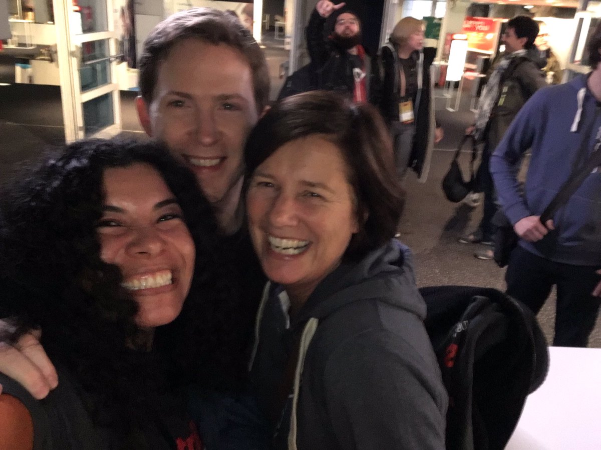 #thankYOU💜 <a href="/Krisje10/">Kristien Leyn</a>, 💛<a href="/Stephan007/">Stephan Janssen ☕️🧠🧞‍♂️</a> &amp; 💙<a href="/Devoxx/">Devoxx</a> Team for a wonderful✨ week filled with many #fun 💻📲☕️🍻😊moments shared with 💪🏼#usualsuspects! 💞