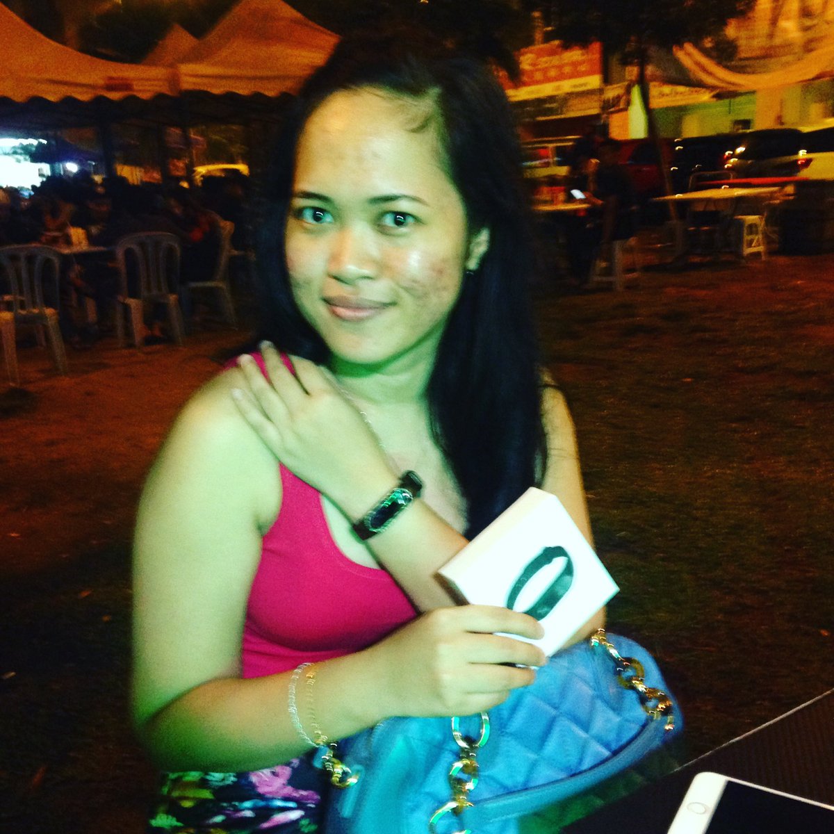 Techy_Tracker's tweet image. Terima Kasih membeli Mi-Band 2 di Techy Tracker ✌🏻️Cik Nuril gadis jurutera memilih Mi-Band 2 sbg gadget yg membantu beliau utk kekal cergas