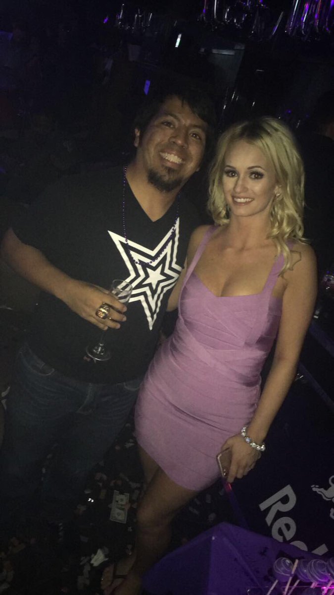 EmilyAustinFan2's tweet photo. @EmilyAustinxxx yes it was thanks for the gifts you looked amazingly sexy last night https://t.co/cZxctyUsGa