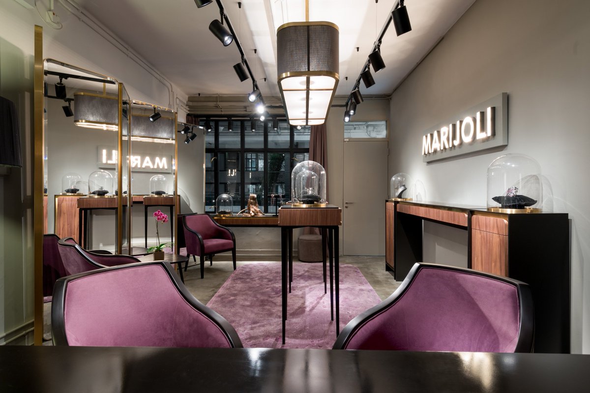 pmqhkdesign's tweet photo. MARIJOLI 運用哲學「襌」結合摩登設計,創作出極具啟發的女性珠寶首飾。#PMQHK #PMQDesign https://t.co/UIDJFmErs8