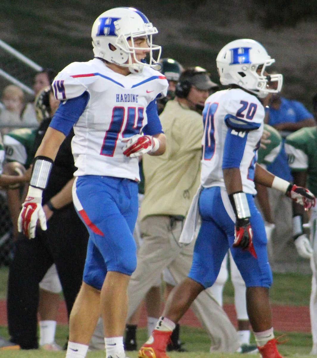 Jackson_Cobb99's tweet photo. From the first snap in elementary to your last snap of High school, So thankful to have played the game with you. Gonna miss you... @Cra20_ https://t.co/MJ9ihKdpwm