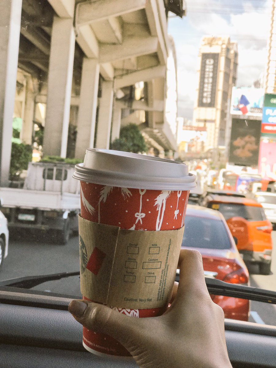VernEnciso's tweet photo. Stuck in traffic en route to Pampanga. Still can't believe this was taken using #SmartIphone7Plus π @LiveSmart https://t.co/qsw58L7GaM