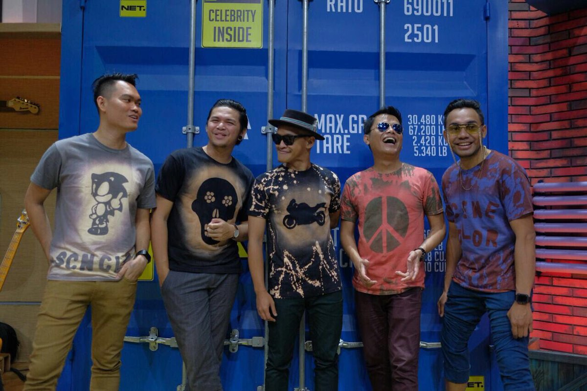 Happy weekend! Jangan lupa bahagia semuanya~