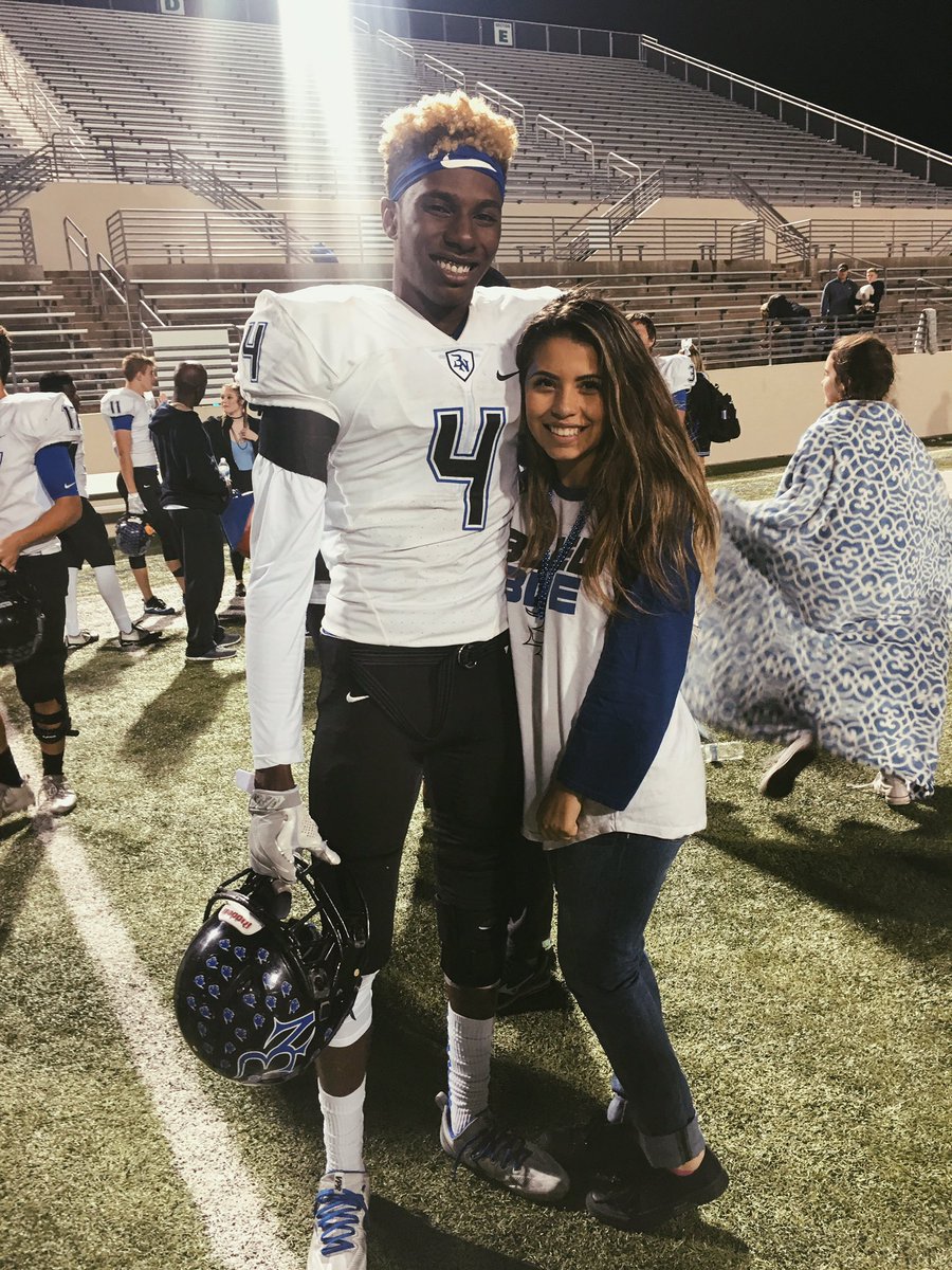 aleexisdiaaz's tweet photo. I'll never forget the nights of me screaming my heart out for you guys, we love you so much thank you for this season #BOBCATNATIONFOREVER https://t.co/M5SaKQEJwt