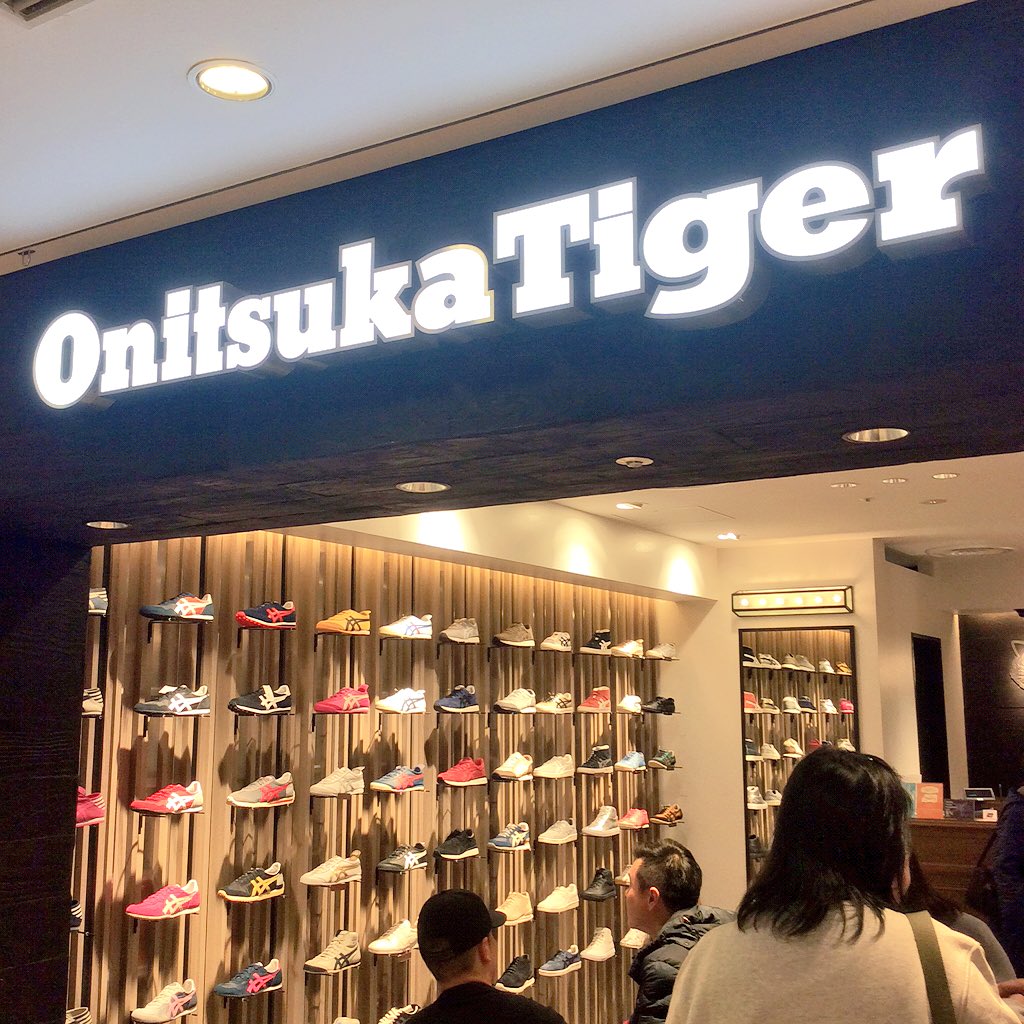 NEW SHOP🌟1F オニツカタイガー 人気のシューズや先行発売アイテムなど