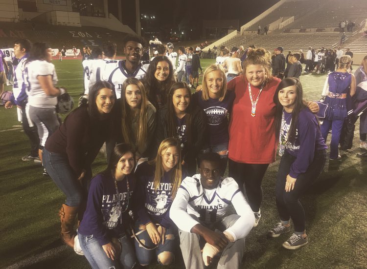 alexispcopeland's tweet photo. Absolutely blessed with a great group of friends!!! I love yalll all sooo muchπ #roundtwoplayoffs @CayleahMarieMar https://t.co/yBY5nWXHAW