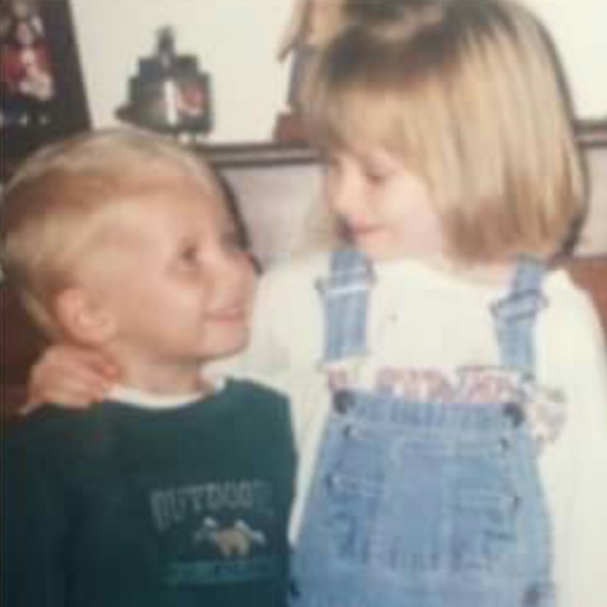 SRicks_bby757's tweet photo. @Dr_Icks HAPPY 20TH BIRTHDAY BLOOD I LOVE YA 💘💘💘 my little brother is not so little 🙃 https://t.co/mjNIvOGk8H