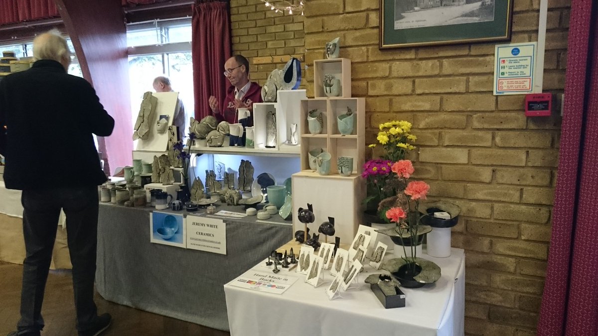 Sallyevansevent's tweet photo. Great opportunity to buy direct from Makers today Wendover Memorial Hall from 10am #buylocal #warmwelcome https://t.co/wKAI3GBnG1
