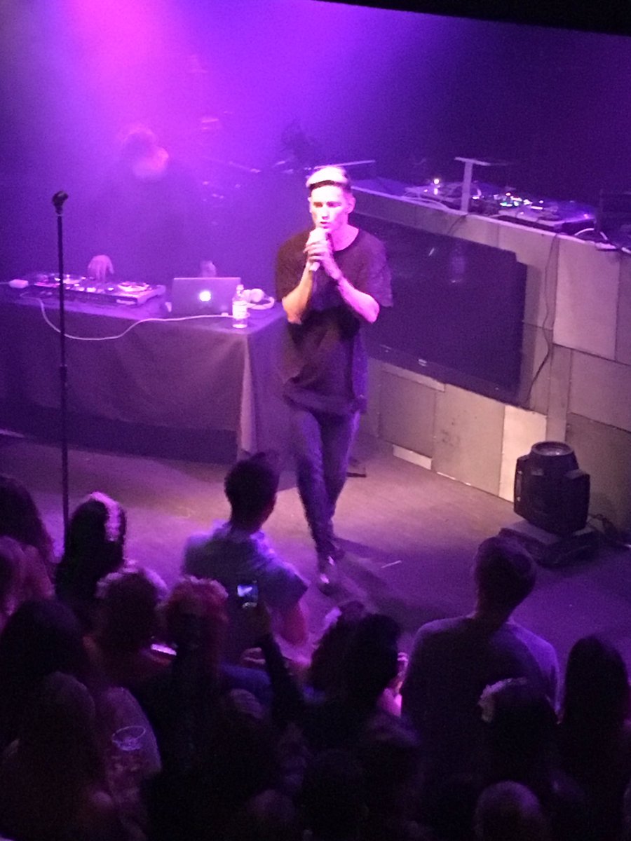 Matthewxmartin's tweet photo. @cademusic unreal performance tonight man. Instantly added to my main playlist on Spotify 👌🏽 https://t.co/6T5EmZU2Gs