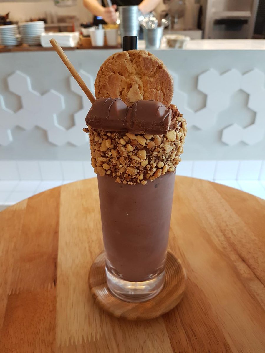 Foursquare Malaysia On Twitter Kinder Bueno Shakes Using Dark Chocolate Ice Cream Kinder Bueno Bar Nuts Pic Delliastrange Https T Co Jqcfcsnwlu 4sq365 4sq365my Https T Co Z3akrvt02k