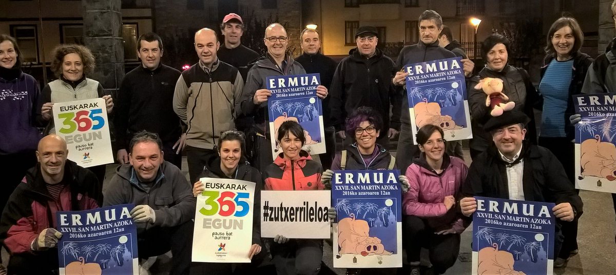 ErmuanBagara's tweet photo. Goizean goiz! #zutxerrileloa #27SanMartinAzoka martxan! #ermua #ermuanbagara #euskarak365 https://t.co/k7mGIFuttL