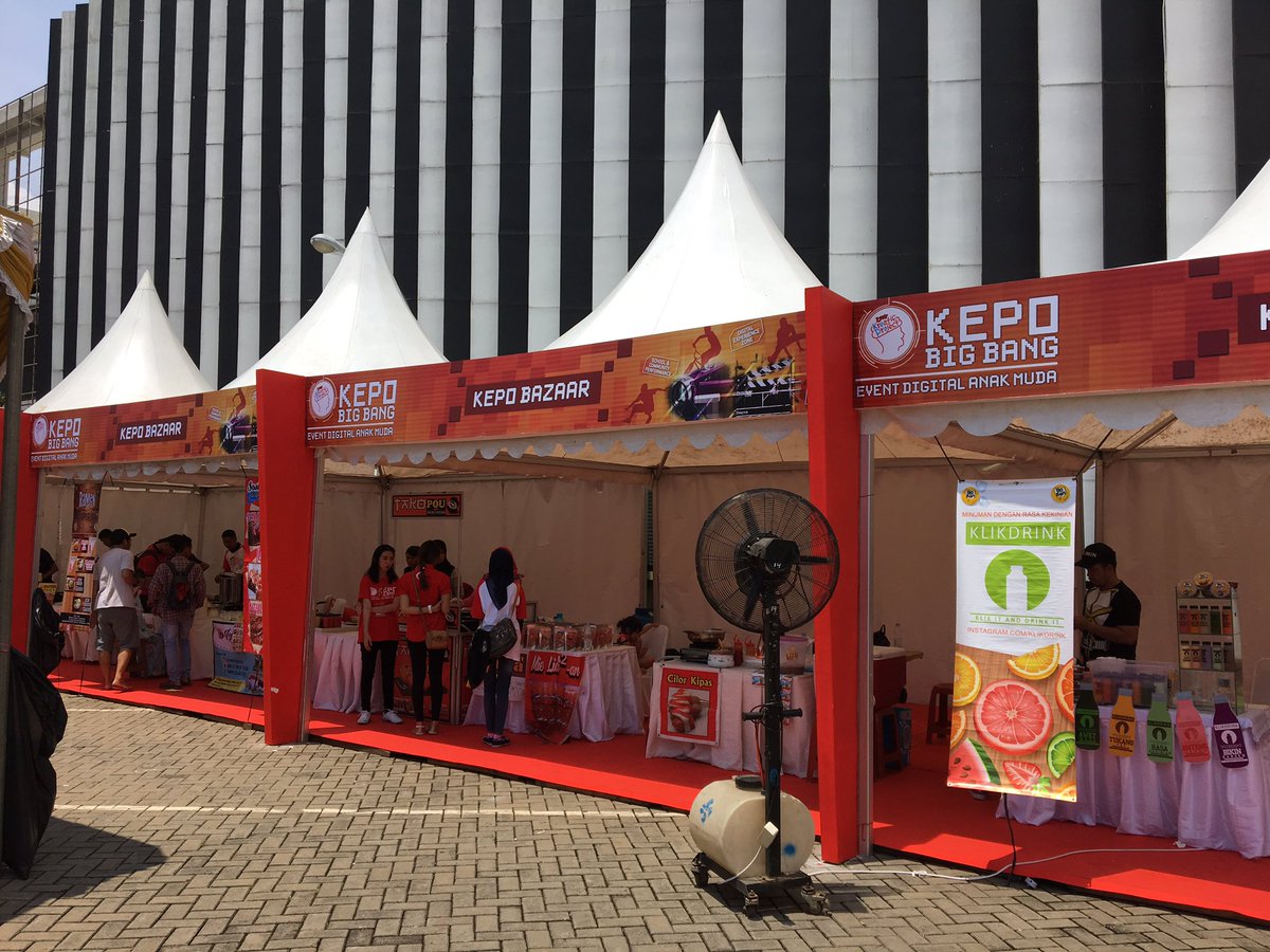 LOOP_ID's tweet photo. Yang abis aktifin dan isi saldo TCASH, yuk buruan isi perut kalian di #LOOPKePo2016 bazaar!
#LOOPKePoBekasi https://t.co/5UZi5DbiIi
