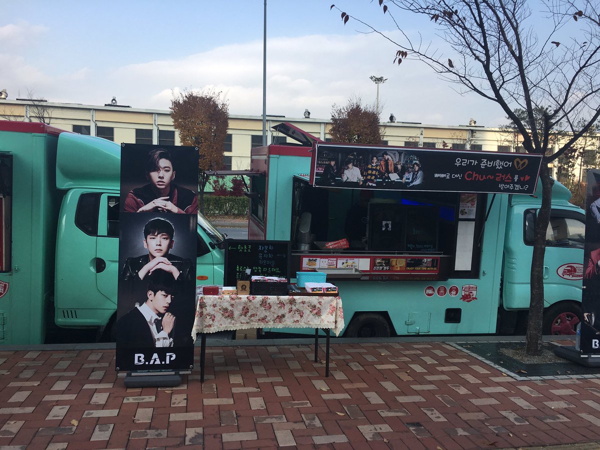 11월 12일 미니팬미팅은 SBS 프리즘타워  츄러스차 앞에서 진행됩니다. 오후 4시까지 모여 주시기 바랍니다! #BAP #NOIR #SKYDIVE