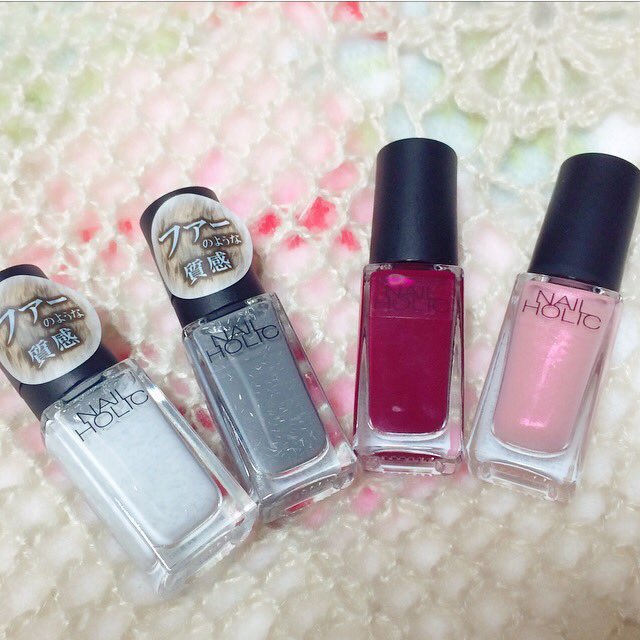 jas_flower_'s tweet photo. ファーモード気に入ったからホワイトとグレーと秋が終わる前にボルドーとピンクベージュ買った💗
これで冬ネイルの幅が広がる☺️
#nailholic #ネイルホリック #nailholic_kose #wt071 #gy070 #rd403 #be807 https://t.co/wKqauPjO7k