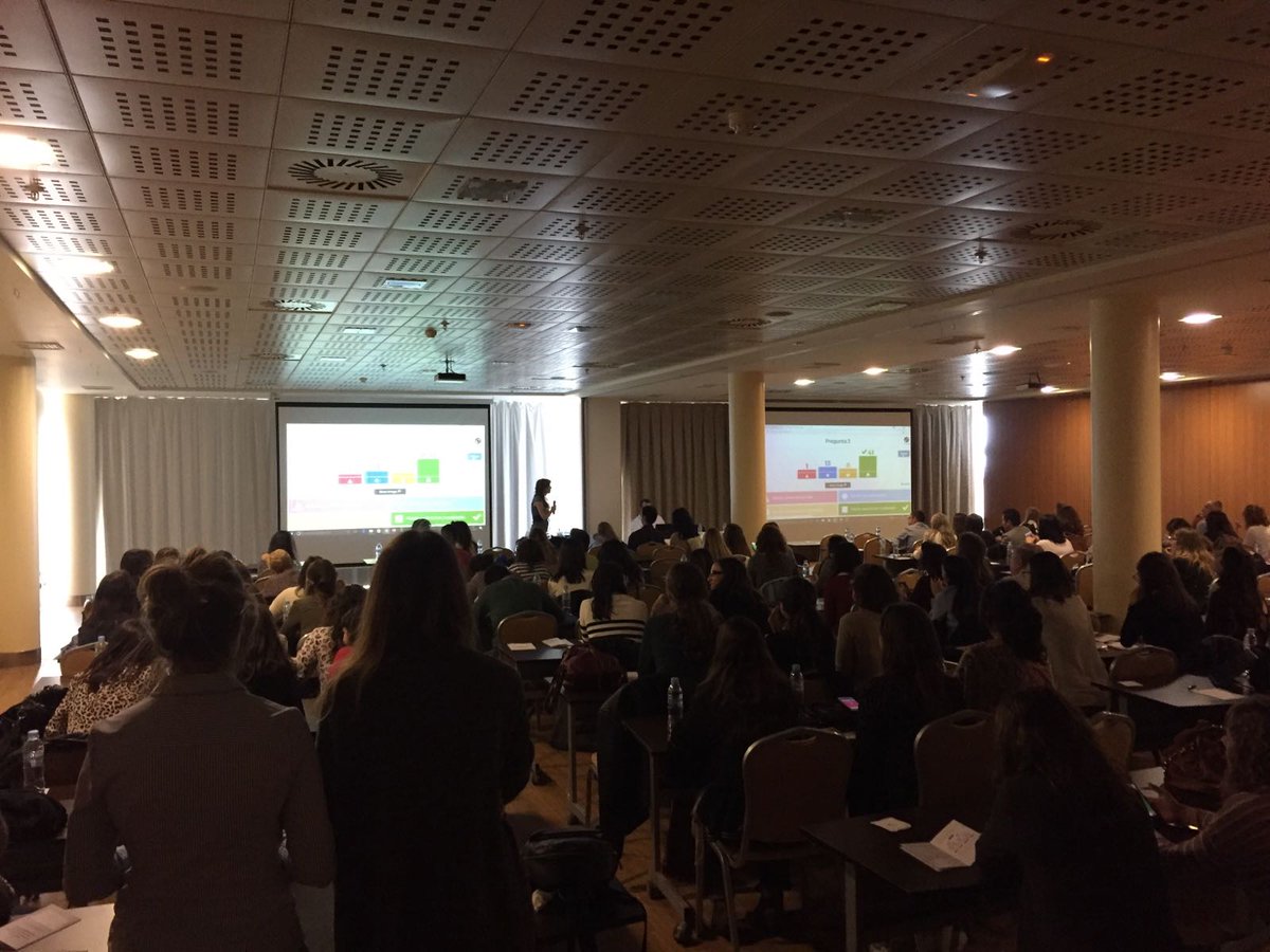 Noviembre, 21º, sol, Calpe y una sala repleta de médicos residentes de #AtenciónPrimaria formándose en #SEMERGENCV  Impresionante!