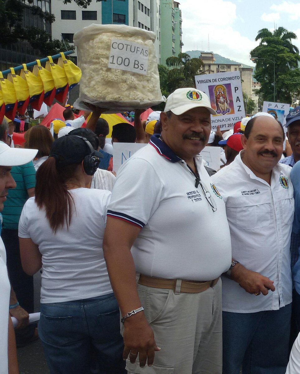 abetancourts's tweet photo. @abetancourts @dipjosetrujillo @rojasperezm Felicitan a @ing_areyes Sec Actas de @profytecad Hoy en su Cumpleaños. ADelante,unidAD. https://t.co/iL9L3t3FNW