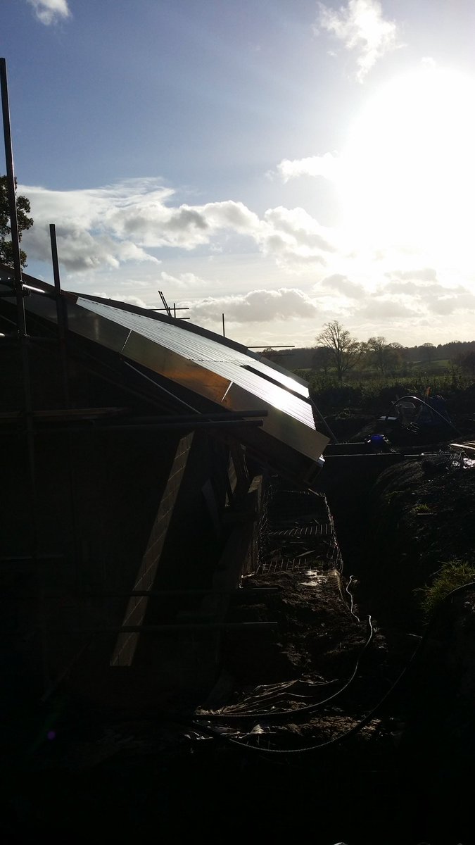 SDCSTEPHEN's tweet image. Nice detailing ready for insulation and green roof @BuiltEnviroHub @AdvantageHCI @FORCE_CW @RIBA #housebuilding