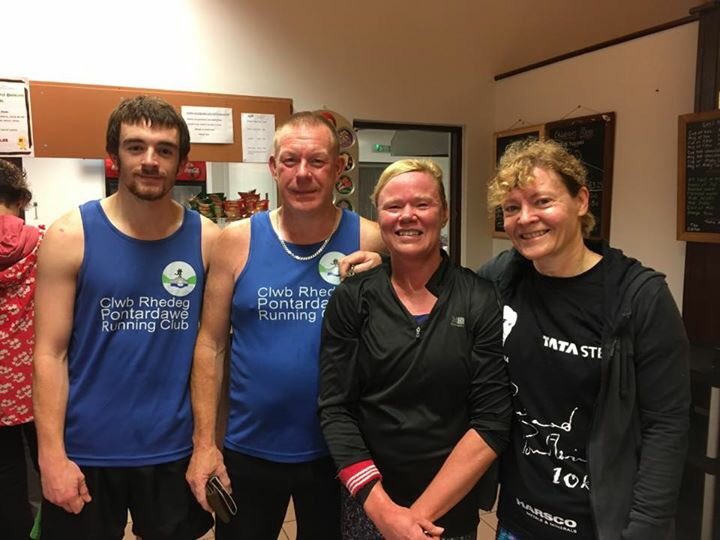 ClaireLFCw's tweet photo. Enjoyed our run @gnollparkrun today. Happy 1st birthday from clwb rhedeg pontardawe @anneandian1995 @mirri1970 https://t.co/ghxGFoRc6G