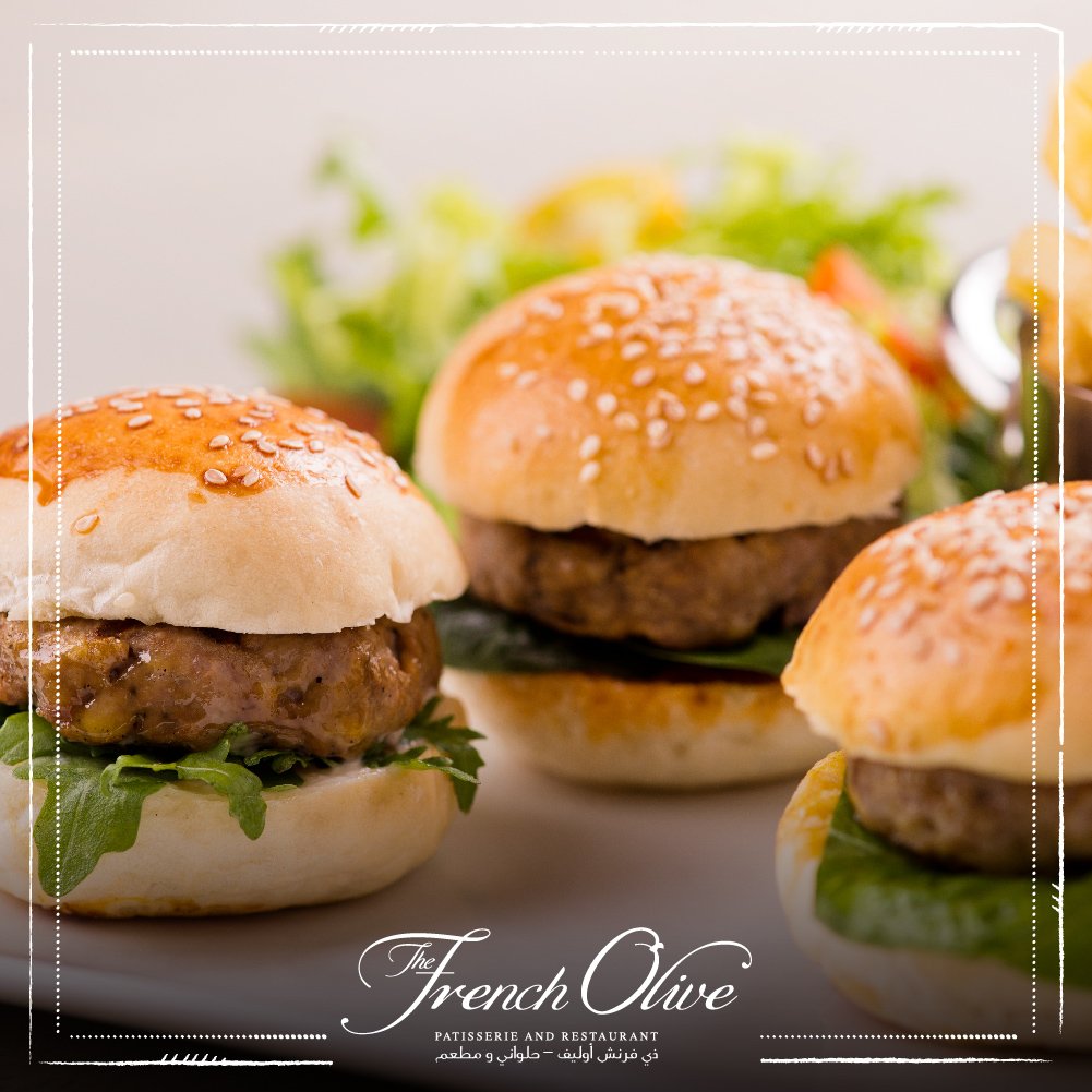 FrenchOliveDoha's tweet photo. هذا البرغر صغير الحجم، لكنه مليئ بنكهات رائعة.  جربوه اليوم https://t.co/YrcjRaT8H7