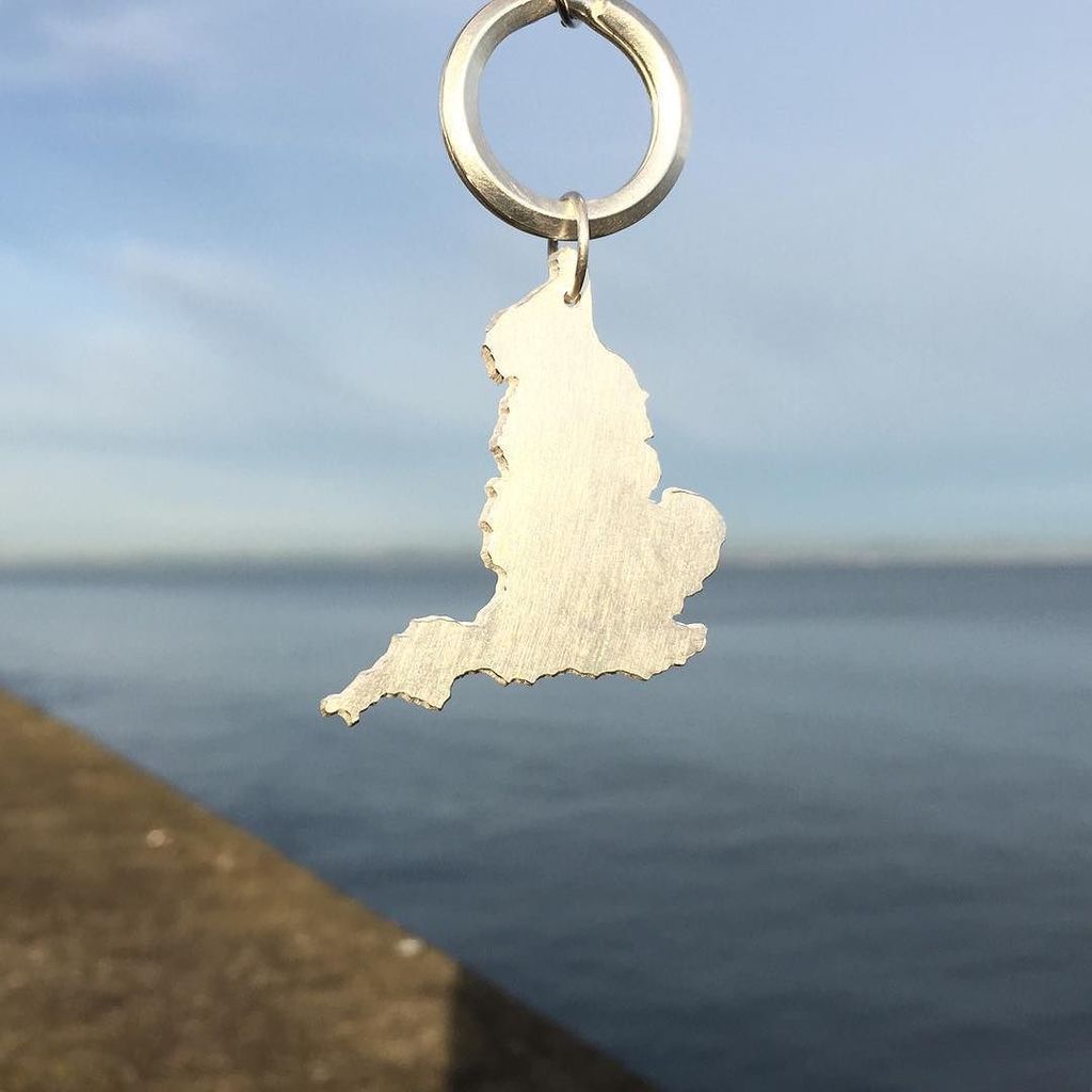 JewelleryLamb's tweet photo. And an Englandshire keyring. .
#giftsforhim #silverkeyring #handcut #england #hannahlouise… https://t.co/cY6t1qhEOy https://t.co/Rn3vtl52OG