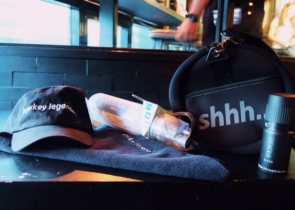 This is how <a href="/AtaydeArjo/">Arjo Atayde</a> pulls off #LessEffortMoreStyle at the gym. Get these athleisure essentials at #AxeBlackArjo today.