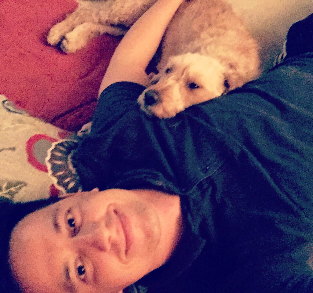 sitomlinson's tweet photo. Nice to be back up north #home #family #northerner #dog #mansbestfriend ❤️ https://t.co/9mKjDpuJy2