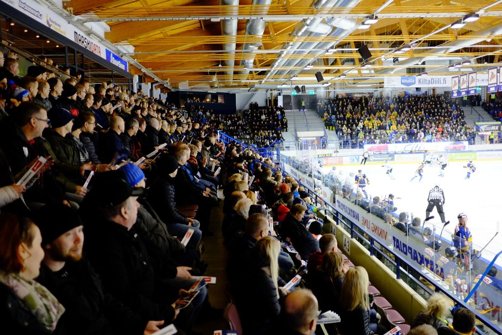 JoniVesalainen's tweet image. Vetoomus heimollemme: Eiköhän lopeteta buuas kun vierasjoukkue tulee jäälle -heillä on tärkeä rooli kokouksessamme.