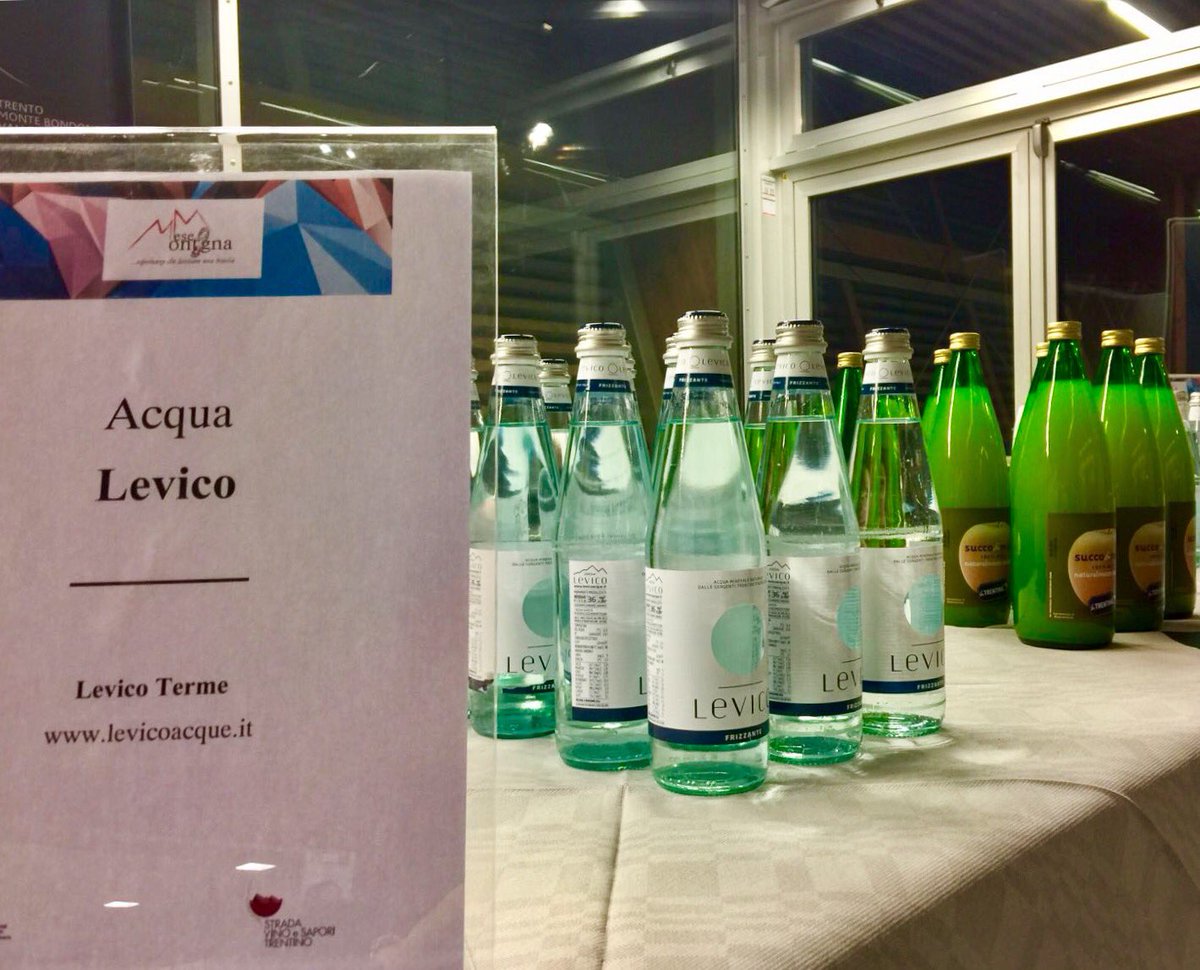 VinoDolomiti's tweet photo. A #mesemontagna gli uomini del #SoccorsoAlpino del #Trentino : a seguire i #saporidimontagna con i produttori della #stradavinotrentino https://t.co/nr1srpwFwm