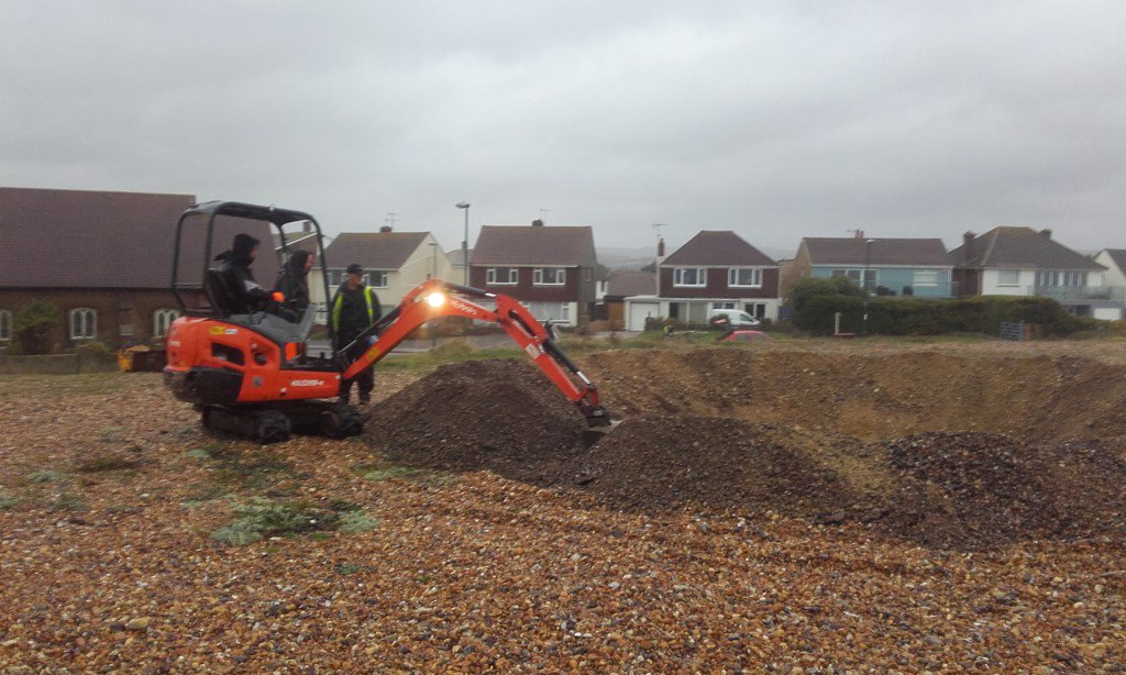 ShorehamBonfire's tweet photo. Bonfire building is underway https://t.co/O8hTN5O85S https://t.co/0l5PlZd1Vr
