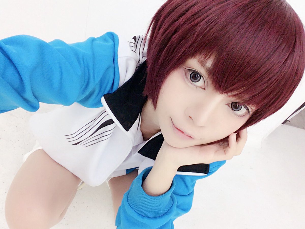 松竹ねじめ おつかれ 夏以来のテニプリだったよ忍岳 忍足流石のイケ眼鏡 最高 ヘルメット系の頭作るの苦手なんだけど割と上手くいったので横とか見て欲しいマン 前下がりに作った後頭部から横毛にかけてのフォルム テニスの王子様