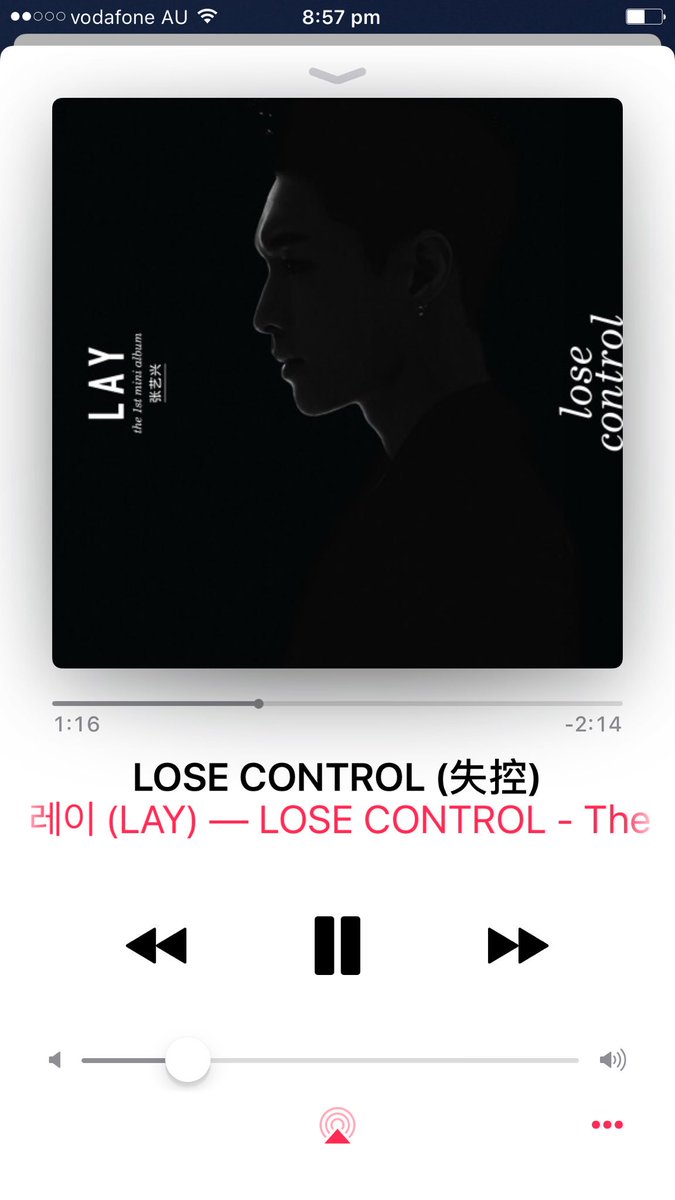 claudiangyn09's tweet photo. Body roll game strong 😏😍😏 #losecontrolwithyixing #OnRepeat #EXO #Lay https://t.co/fVYEs6JHin
