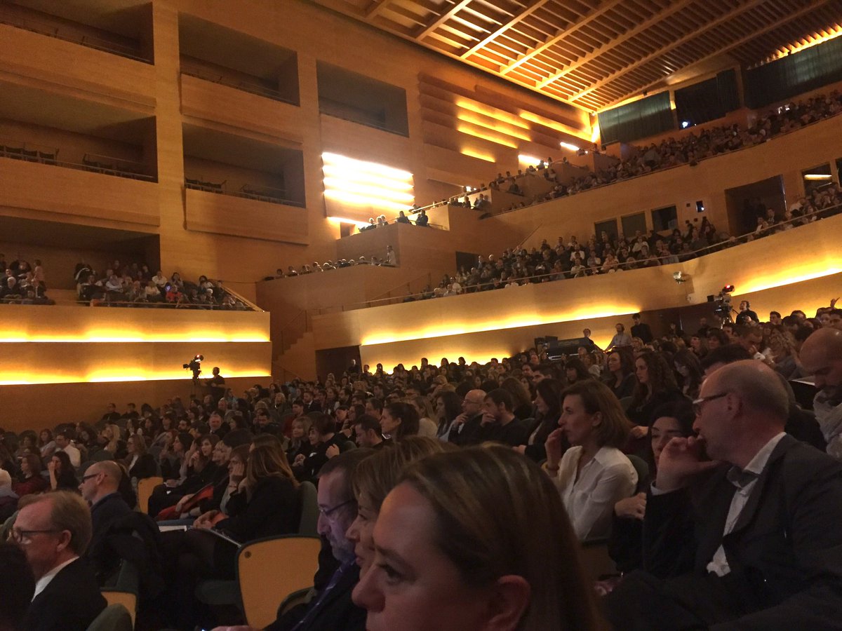 Emocionat a l'acte de #GraduacióUOC de <a href="/UOCuniversitat/">UOCuniversitat</a>. A <a href="/UOCit/">Tecnologia UOC</a> sempre tenim present els estudiants.