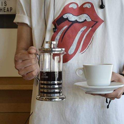 randaferly's tweet photo. #Espresso #BlackCoffee #EmanuelTeco #Coffeeshop #CoffeeShop3 @RADONESIA @DP_BISTRO #de_metro_bakery https://t.co/7uTn23dyt5