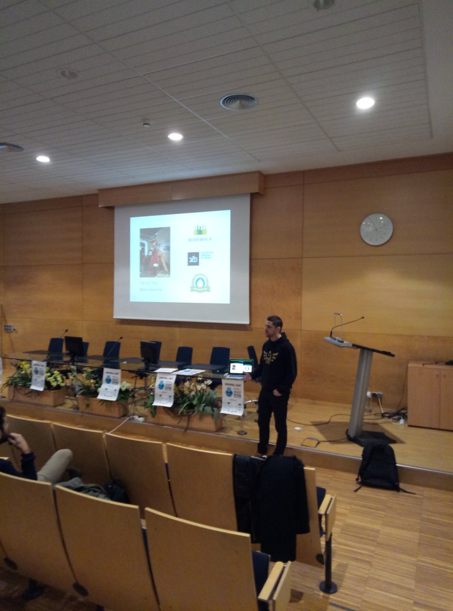 DrupalDaySpain's tweet photo. Turno de @estoyausente en #DrupalDayES con "Custon entities en Drupal 8" https://t.co/a66eWDUL4C