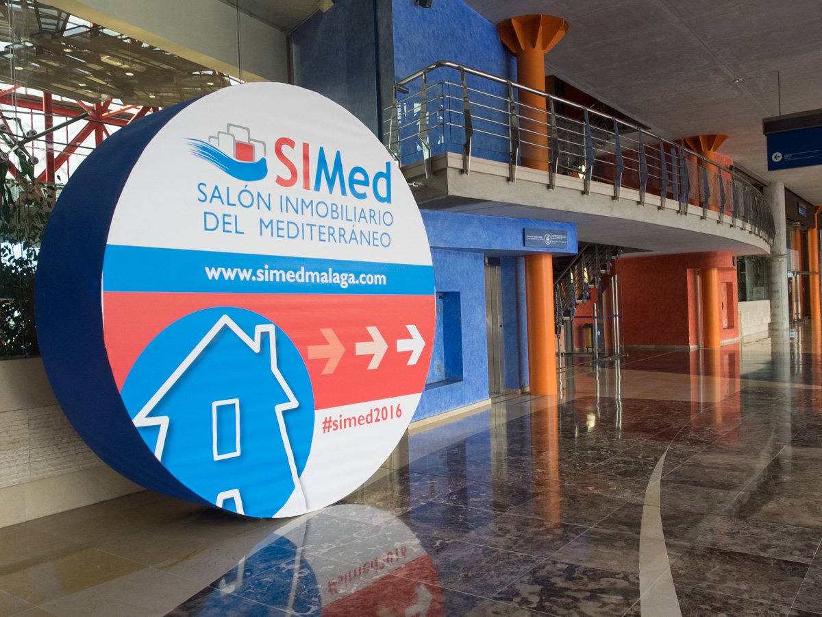 Fycma's tweet photo. ¡Ya estamos disfrutando en @Fycma de la segunda jornada de @SIMedMalaga! Encuentra tu casa ideal para comprar o alquilar #SIMed16 https://t.co/4QgMvkLlNv