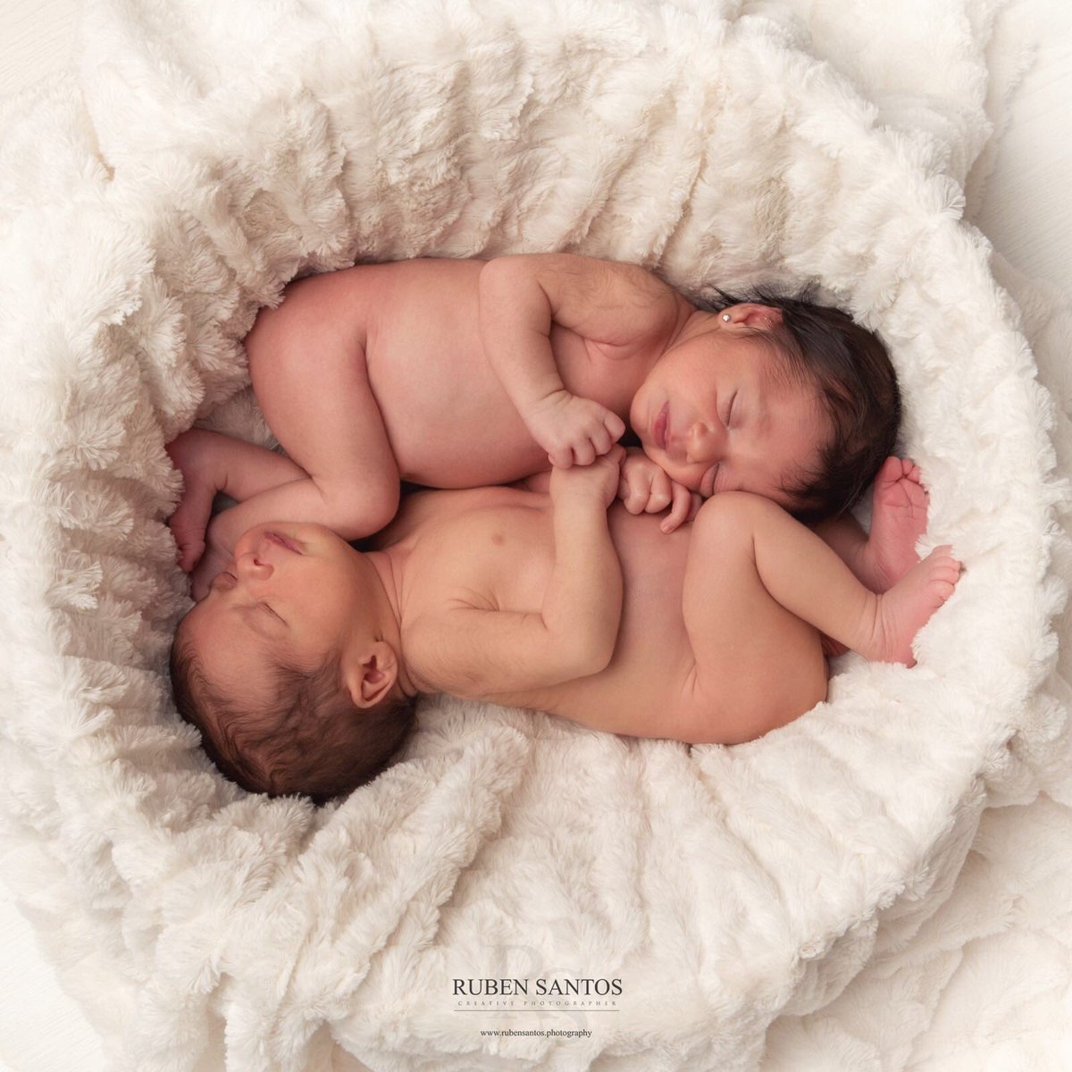 RSfotography's tweet photo. #rubensantosphotography #torrelavega #newborn #love #babies #twins #creativephotographer #Cantabria #portrait https://t.co/NPicVx2jkD