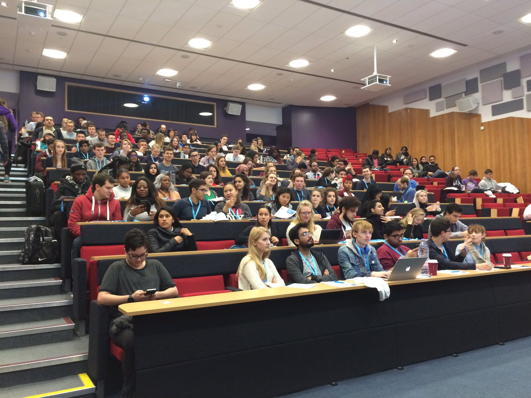 SurreyStudentsUnion در X: «Full lecture theatre for Rep Training  #USSUReps16 https://t.co/yNIMMjjDi1» / X