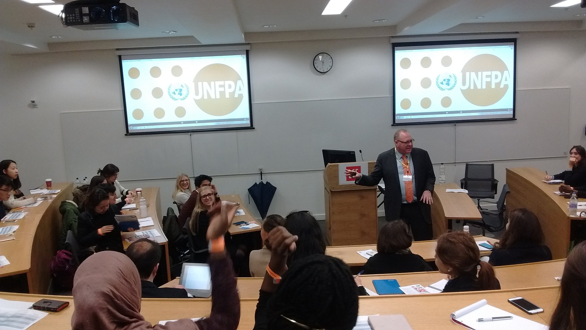 .@UNFPA likes your orange wristbands! #LSEIOD https://t.co/AEyLxQbRll