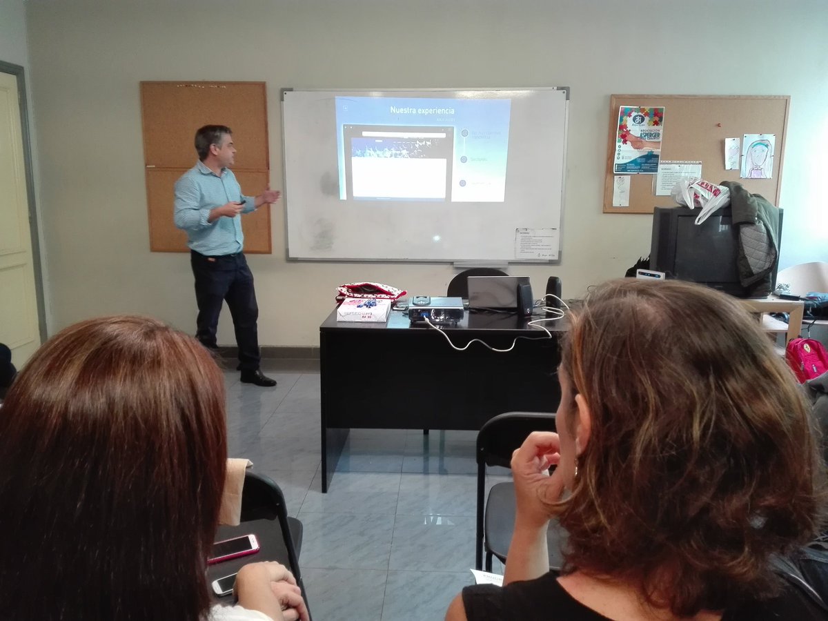 SsuperLe's tweet photo. Hoy celebramos la convención anual de @Metropoliscomu. Nuevos retos para todos #Metropolis16 https://t.co/bQhAi3vbxS