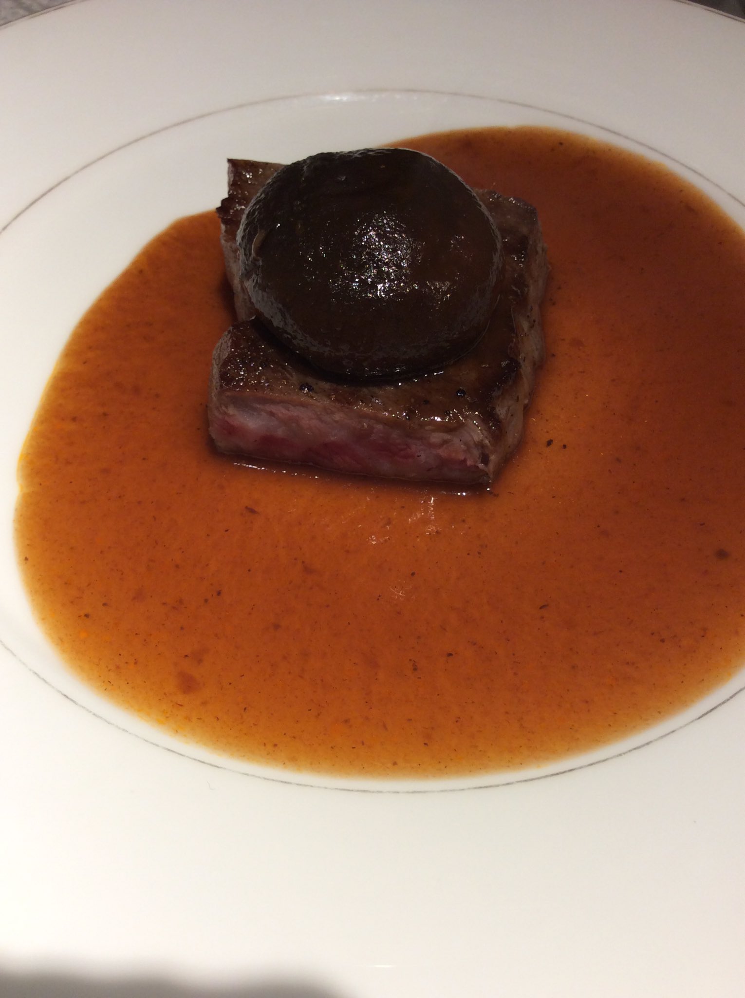 Morite2 もりてつ 結構高いものをご馳走になりました Truffle トリュフ とfoie Gras フォアグラ とpear 梨 の組み合わせには驚かされました まだまだ高い食べ物は謎だらけです T Co 3gpvfcdbul Twitter