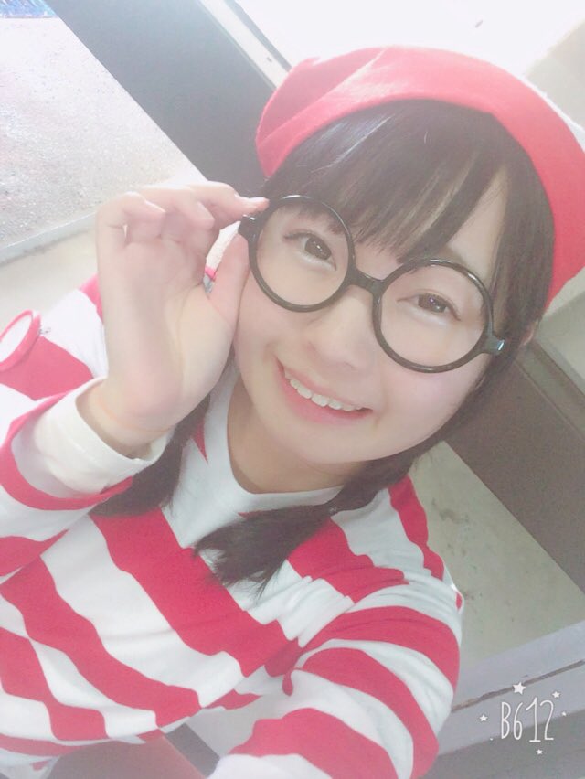 shiraishi_ft's tweet photo. たまにはこういう
コスプレもいいかもっっ？？♡

レアなウォーリーコスプレです！

拡散よろまるっ？♡

#ウォーリー
#まるめがね
#いいなって思ったらRT 
#白石うらん https://t.co/jw1339vYAR