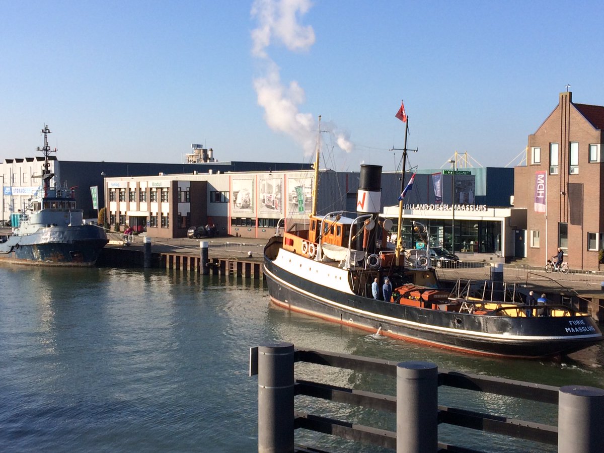 modulsystem's tweet image. Vanmiddag komt de echte pakjesboot langs, maar wij hebben ons eigen pakjes-bedrijfswagen!
#intochtSinterklaas  #Maassluis #ModulSystem