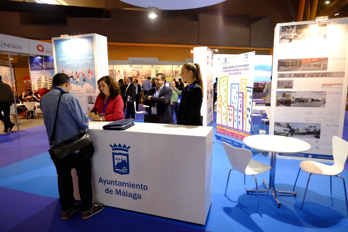malaga's tweet photo. 115 nuevas viviendas #VPO para jóvenes y 38 para personas mayores proyectadas por el Ayuntamiento se presentan el fin de semana en #SIMed16 https://t.co/Zduk6SLO46