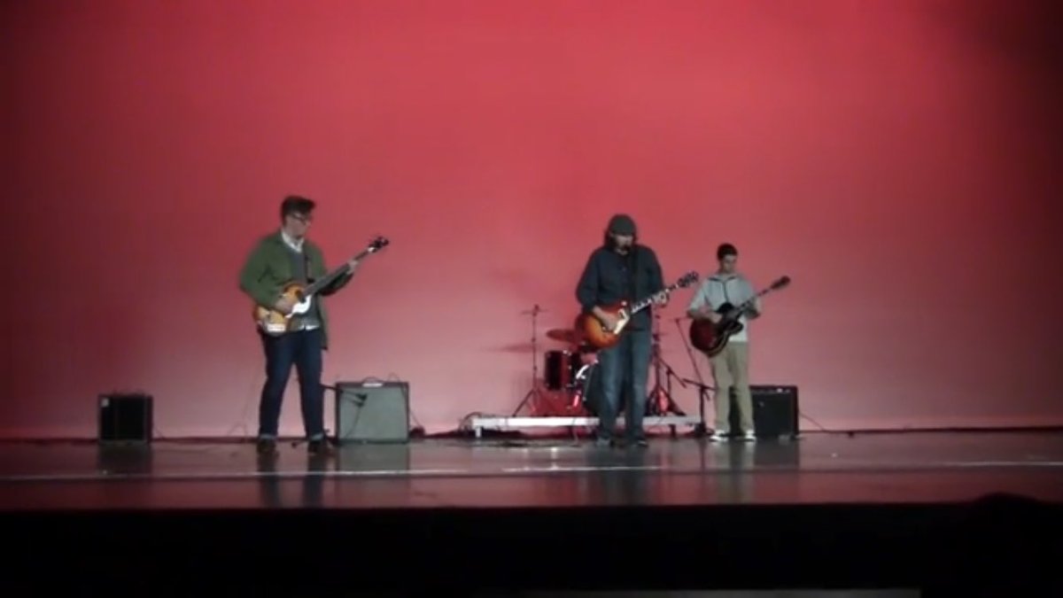 TheBushDogs's tweet image. We had a great show last night! Thanks to anyone who made it out!