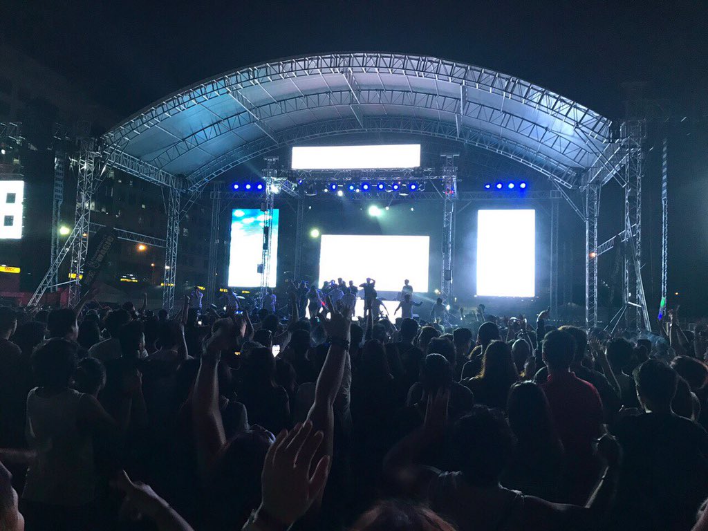 enjoyGLOBE's tweet image. These guys got no chill tonight at #GlobeUnleashed! ✌️