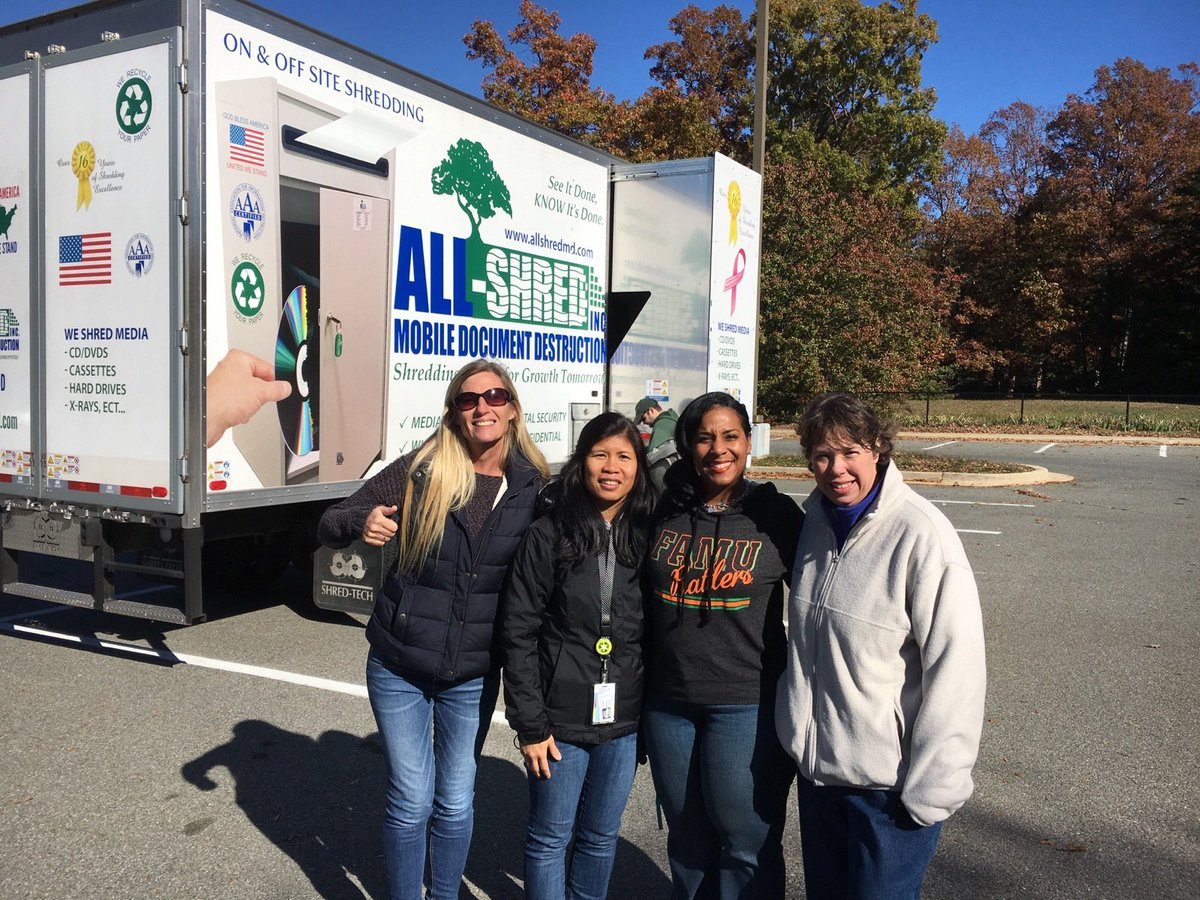 purpleviole's tweet photo. TY @berryjaguars @MtHopeNanjemoy @JeniferSchool for supporting @WadeWildcats #Free #PaperShredEvent Great @CCPS support! https://t.co/iXIvCqWHYT