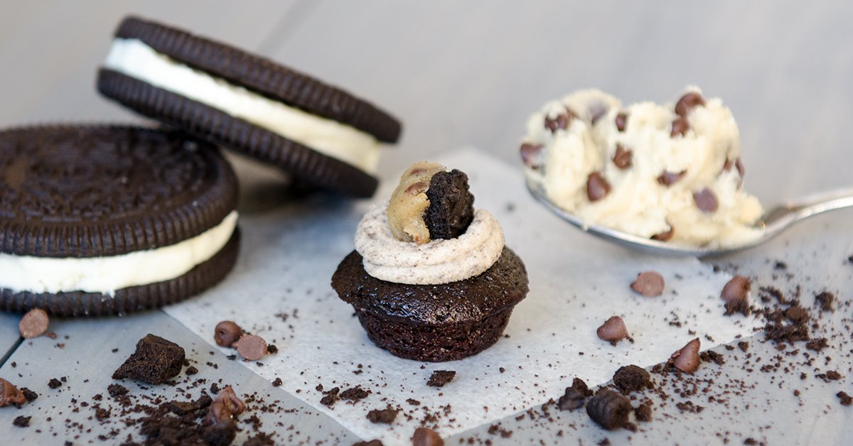 bakedbymelissa's tweet photo. If youβre a cookie, Iβm a cookie πͺ And together, weβre a #DoubleCookieβ¦#cupcake π A true love story. Get this monthβs mini before itβs gone! https://t.co/sQKcLSsoGq