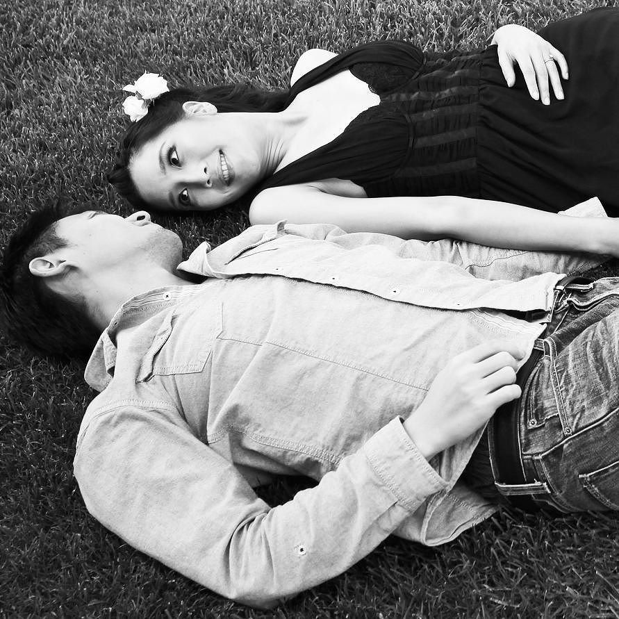 michellewalker's tweet image. Don't we all just want someone to lay in the grass with forever!? These two make it look s… ift.tt/2f3czH6
