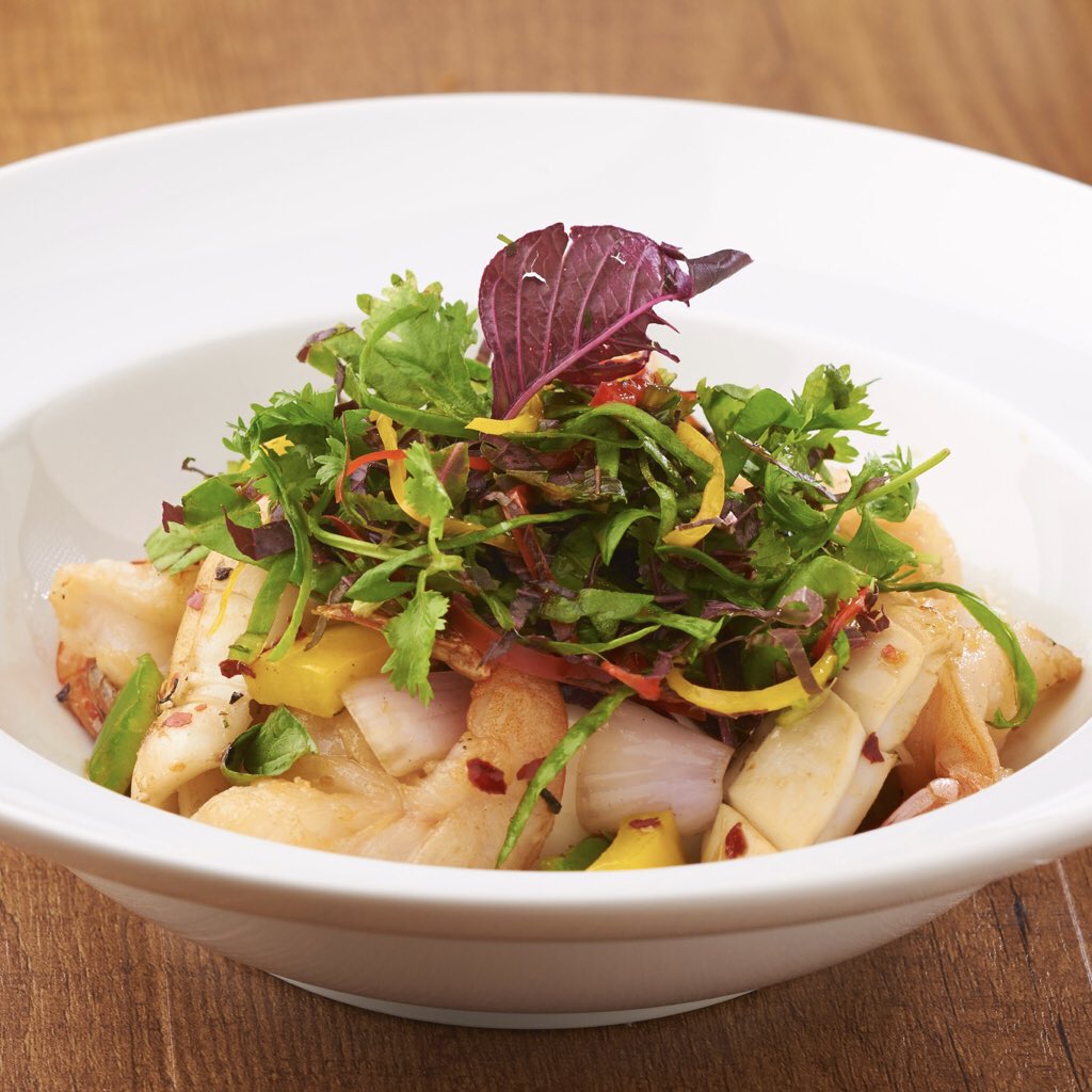 MyButlerIndia's tweet photo. This starter #trumps all others! The one &amp; only. The chili garlic king #prawns with #calamari. More details on https://t.co/CKlgCGJLDR https://t.co/GRPAhXFrgj